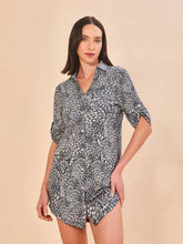 Lade das Bild in den Galerie-Viewer, Model Front: Uv Line Hemdblusenkleid Shirtdress Asas Upf50+