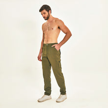 Lade das Bild in den Galerie-Viewer, Image 02: Uv Line Fitness-Shorts Chelsea Verde Militar Upf50+