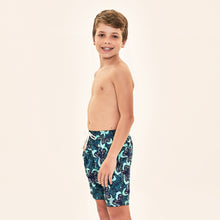 Lade das Bild in den Galerie-Viewer, Image 02: Uv Line Jungen-Badehose Shorts Aqua Hibiscus Kids Upf50+
