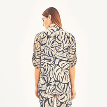 Lade das Bild in den Galerie-Viewer, Model Back: Uv Line Strandtop Shirt Copa Costela Off White Upf50+
