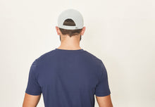 Lade das Bild in den Galerie-Viewer, Model Back: Uv Line Mützen Cap Uv Pro Masc Grey Upf50+
