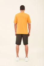Lade das Bild in den Galerie-Viewer, Model Back: Uv Line T-Shirts Für Herren T-Shirt Uvpro Masc Orange Upf50+
