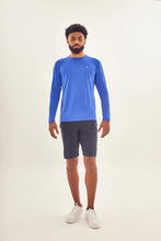 Lade das Bild in den Galerie-Viewer, Model Front: Uv Line Rashguard Longsleeve Uvpro Brasil Masc Cobalto Upf50+
