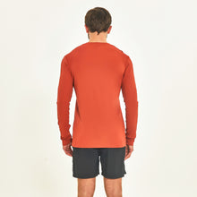 Lade das Bild in den Galerie-Viewer, Model Back: Uv Line Rashguard Longsleeve Sport Fit Ferrugem Upf50+

