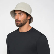 Lade das Bild in den Galerie-Viewer, Model Front: Uv Line Eimerhut Hat Toronto Colors Masc Sand Upf50+
