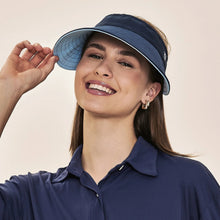 Lade das Bild in den Galerie-Viewer, Model Front: Uv Line Visor Visor Bali Fem Navy Light Blue Upf50+
