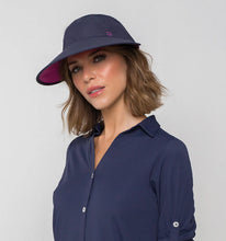 Lade das Bild in den Galerie-Viewer, Model Front: Uv Line Mützen Visor Capri Colors Nac Fem Navy Blue Rose Upf50+
