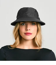 Lade das Bild in den Galerie-Viewer, Model Front: Uv Line Mützen Visor Nice Fem Black Upf50+
