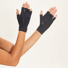 Lade das Bild in den Galerie-Viewer, Image 04: Uv Line Handschuhe Short Gloves Uni Black Upf50+

