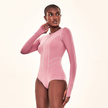 Lade das Bild in den Galerie-Viewer, Image 02: Uv Line Badeanzug Swimsuit Macae Malva Upf50+
