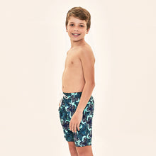 Lade das Bild in den Galerie-Viewer, Image 02: Uv Line Jungen-Badehose Shorts Aqua Hibiscus Kids Upf50+
