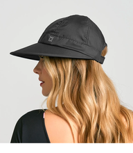 Lade das Bild in den Galerie-Viewer, Model Back: Uv Line Mützen Visor Nice Fem Black Upf50+
