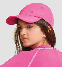 Lade das Bild in den Galerie-Viewer, Model Front: Uv Line Mützen Cap Teen Colors Pink Upf50+
