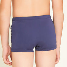 Lade das Bild in den Galerie-Viewer, Model Back: Uv Line Jungen-Badehose Trunks Kids F Inf Navy Blue Upf50+
