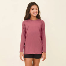Lade das Bild in den Galerie-Viewer, Model Front: Uv Line Rashguard Longsleeve Uvpro Kids Malva Upf50+
