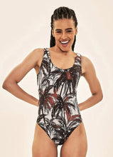 Lade das Bild in den Galerie-Viewer, Gallery: Uv Line Badeanzug Swimsuit Coqueiros Bege Upf50+
