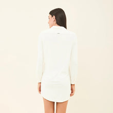 Lade das Bild in den Galerie-Viewer, Model Back: Uv Line Hemdblusenkleid Shirtdress Copenhagen Offwhite Upf50+
