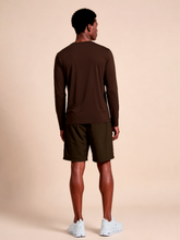 Lade das Bild in den Galerie-Viewer, Model Back: Uv Line Rashguard Longsleeve New Fit Textura Masc Brown Upf50+

