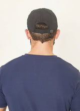 Lade das Bild in den Galerie-Viewer, Model Back: Uv Line Mützen Cap Uv Pro Masc Black Upf50+
