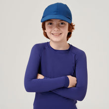 Lade das Bild in den Galerie-Viewer, Model Front: Uv Line Mützen Cap Teens Colors Inf Navyblue Upf50+
