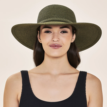Lade das Bild in den Galerie-Viewer, Model Front: Uv Line Schlapphut Hat Jurere Imp Fem Green Militar Upf50+
