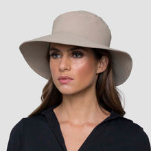 Lade das Bild in den Galerie-Viewer, Model Front: Uv Line Eimerhut Hat California Nac Fem Sand Upf50+
