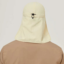 Lade das Bild in den Galerie-Viewer, Model Back: Uv Line Legionärshut Neck Cap Africa 2021 Masc Sand Upf50+
