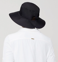 Lade das Bild in den Galerie-Viewer, Model Back: Uv Line Eimerhut Hat California Nac Fem Black Upf50+
