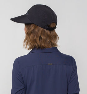 Model Back: Uv Line Mützen Capri Colors Preto