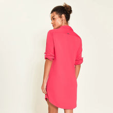Lade das Bild in den Galerie-Viewer, Model Back: Uv Line Hemdblusenkleid Shirtdress Copenhagen Pink Upf50+
