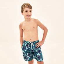 Lade das Bild in den Galerie-Viewer, Image 04: Uv Line Jungen-Badehose Shorts Aqua Hibiscus Kids Upf50+
