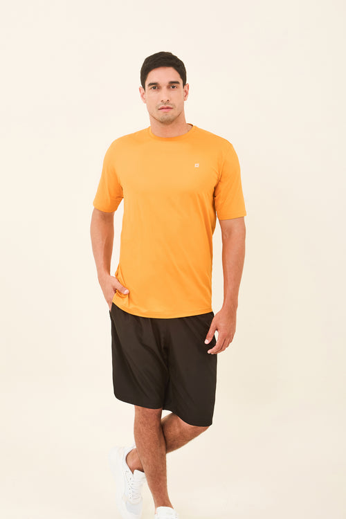 Model Front: Uv Line T-Shirts Für Herren T-Shirt Uvpro Laranja Upf50+
